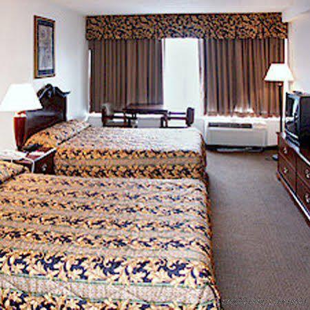 Wynnwood Plaza Hotel - Newport News Luaran gambar