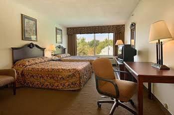 Wynnwood Plaza Hotel - Newport News Luaran gambar
