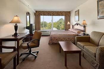 Wynnwood Plaza Hotel - Newport News Luaran gambar