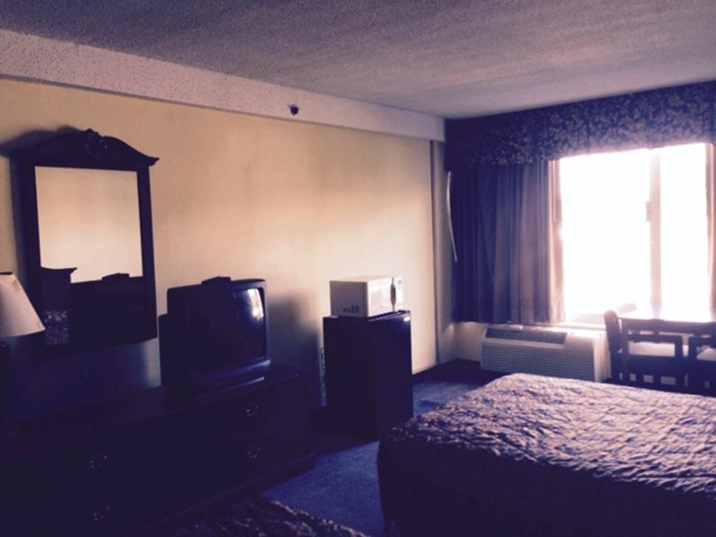 Wynnwood Plaza Hotel - Newport News Luaran gambar